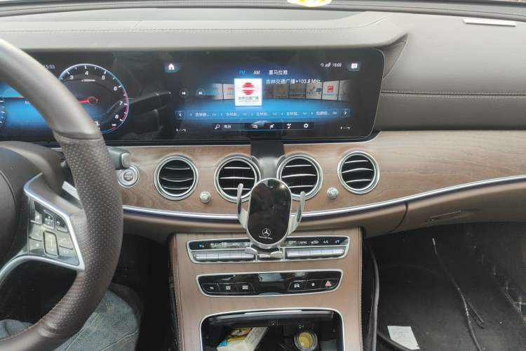 Used Mercedes-Benz E-Class 2022 E 300 L Stylish Model Audio And AC Panel