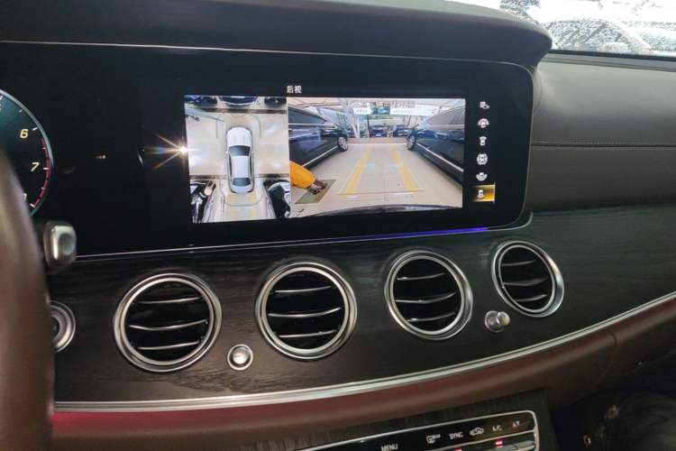 Used Mercedes-Benz E-Class 2022 Revised Version E 300 L Luxury Edition Audio And AC Panel