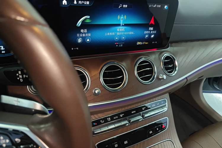 Used Mercedes-Benz E-Class 2022 Second Facelift E 300 L Luxury Edition Audio And AC Panel