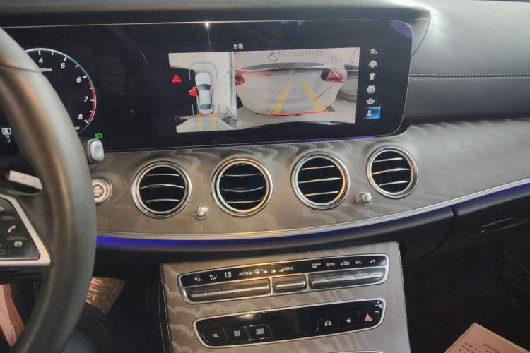 Used Mercedes-Benz E-Class 2022 Second Facelift E 300 L Fashion Edition Audio And AC Panel