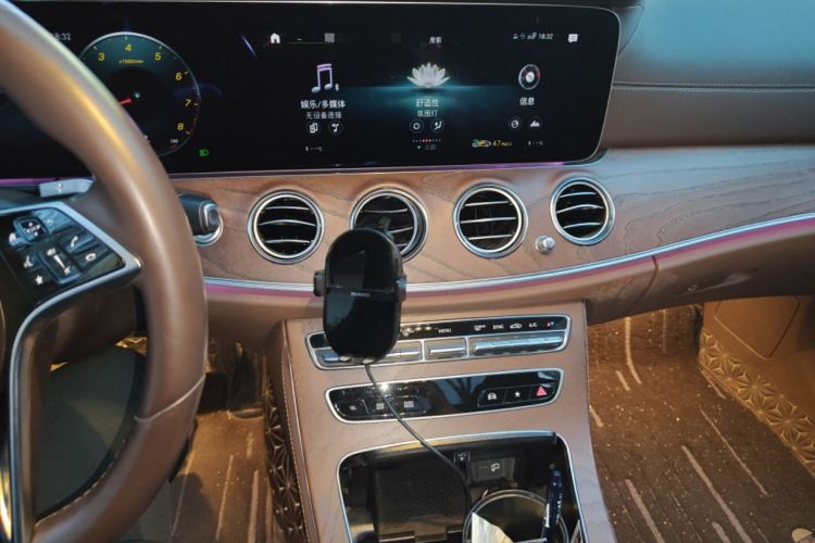 Used Mercedes-Benz E-Class 2022 Revised Version E 300 L Luxury Edition Audio And AC Panel