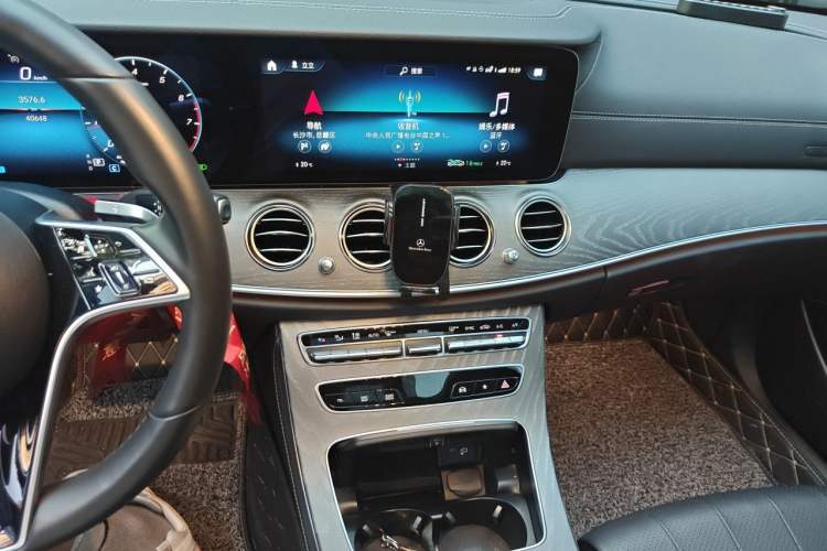 Used Mercedes-Benz E-Class 2022 E 260 L Audio And AC Panel