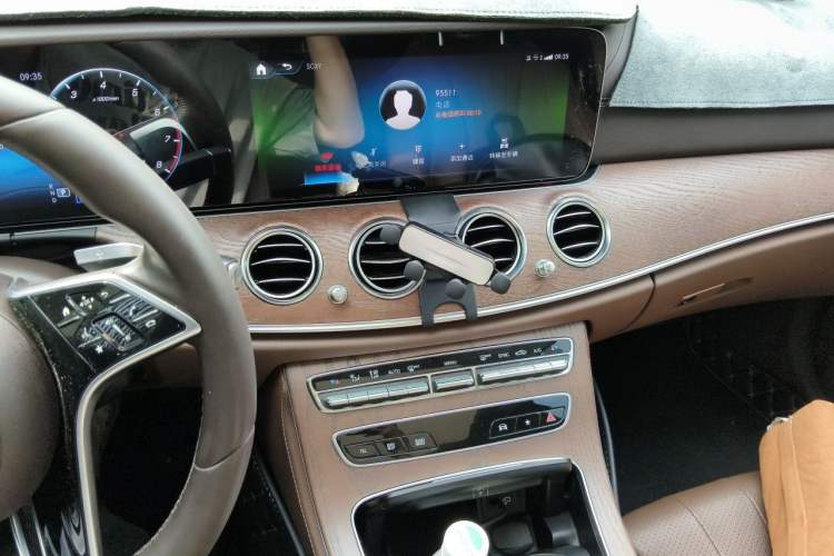 Used Mercedes-Benz E-Class 2022 Second Facelift E 300 L Luxury Edition Audio And AC Panel