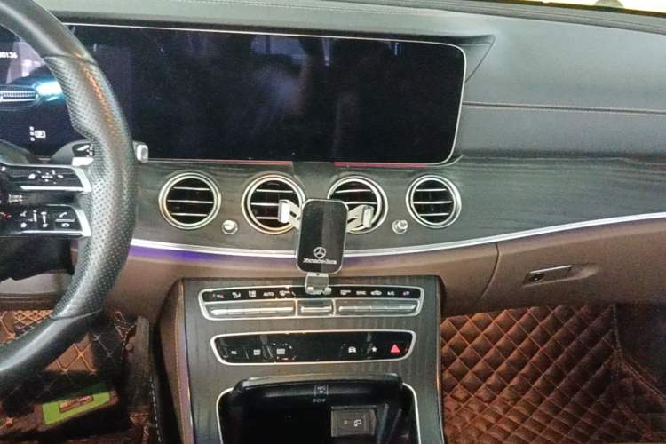 Used Mercedes-Benz E-Class 2022 Second Facelift E 300 L Sport Luxury Edition Audio And AC Panel