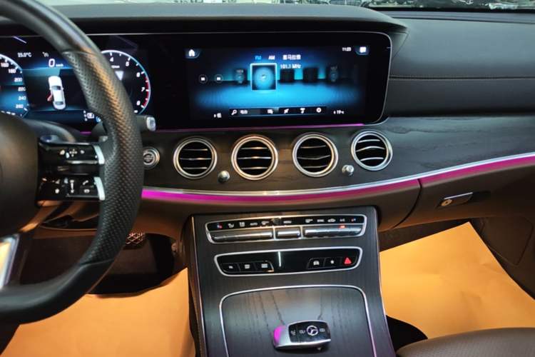Used Mercedes-Benz E-Class 2022 Second Facelift E 260 L Sport Edition Audio And AC Panel