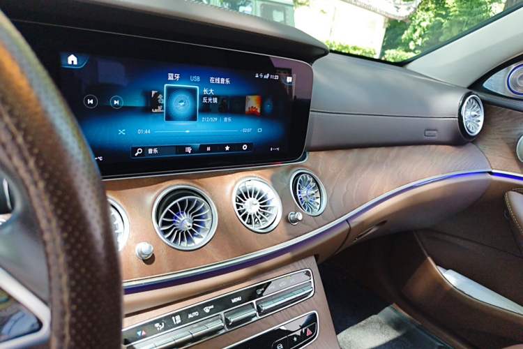 Used Mercedes-Benz E-Class 2022 Revised Version E 300 L Luxury Edition Audio And AC Panel