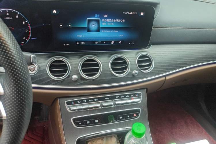 Used Mercedes-Benz E-Class 2022 Revised Version E 300 L Sport Luxury Edition Audio And AC Panel