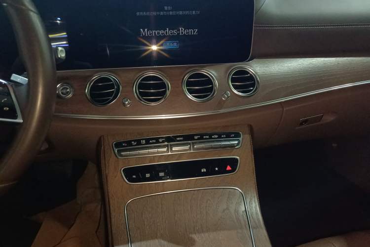 Used Mercedes-Benz E-Class 2022 Updated E 300 L Luxury Edition Audio And AC Panel