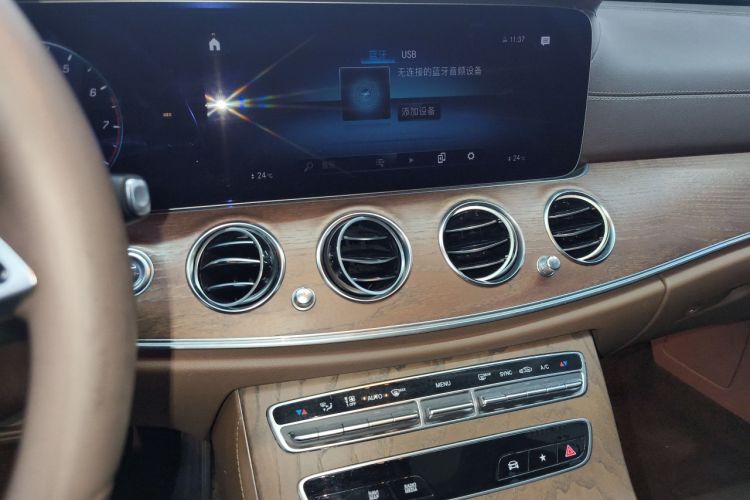 Used Mercedes-Benz E-Class 2022 Second Facelift E 300 L Luxury Edition Audio And AC Panel