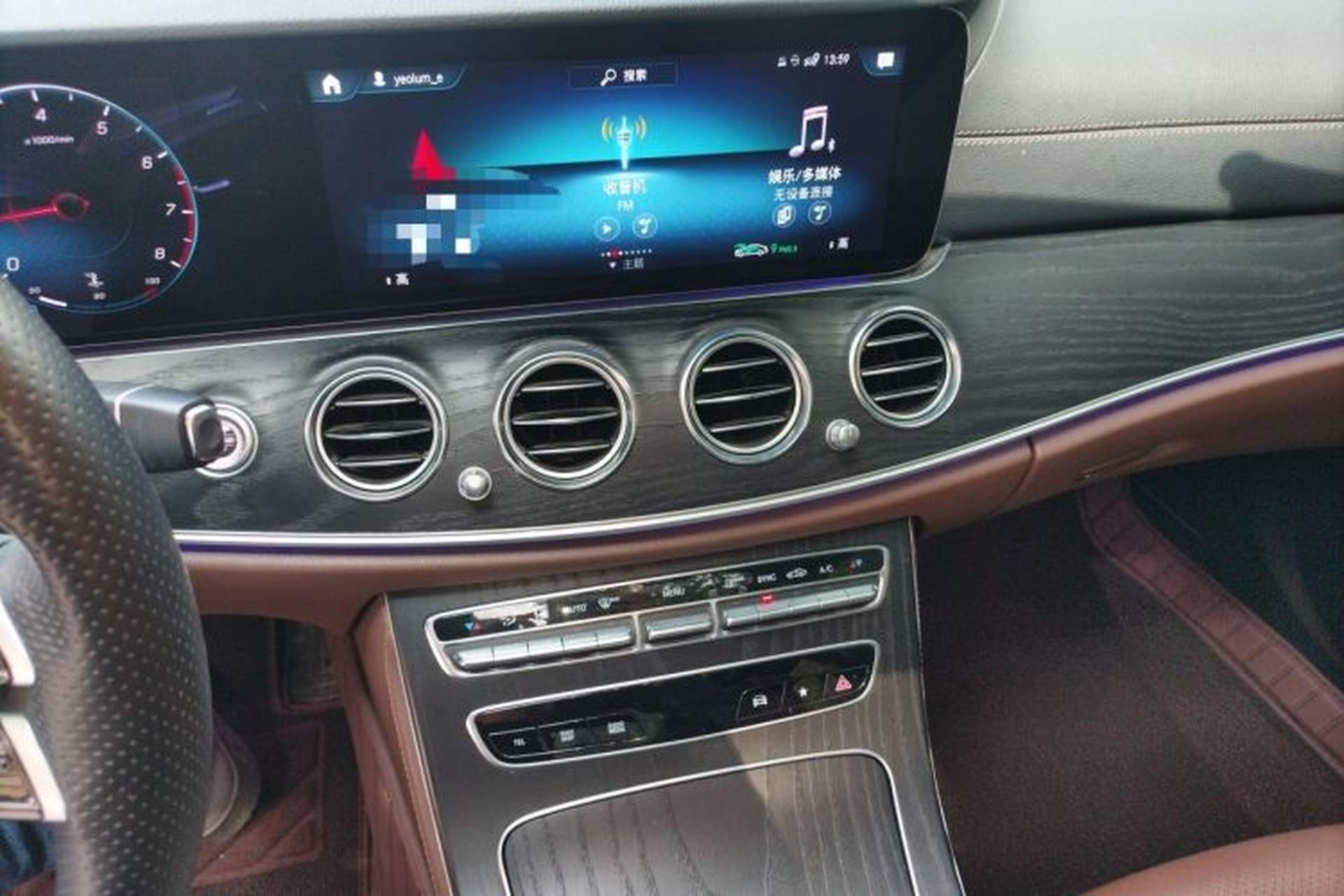 Used Mercedes-Benz E-Class 2022 Second Facelift E 260 L Sport Edition Audio And AC Panel