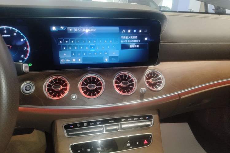 Used Mercedes-Benz E-Class 2022 Revised Version E 300 L Fashion Edition Audio And AC Panel