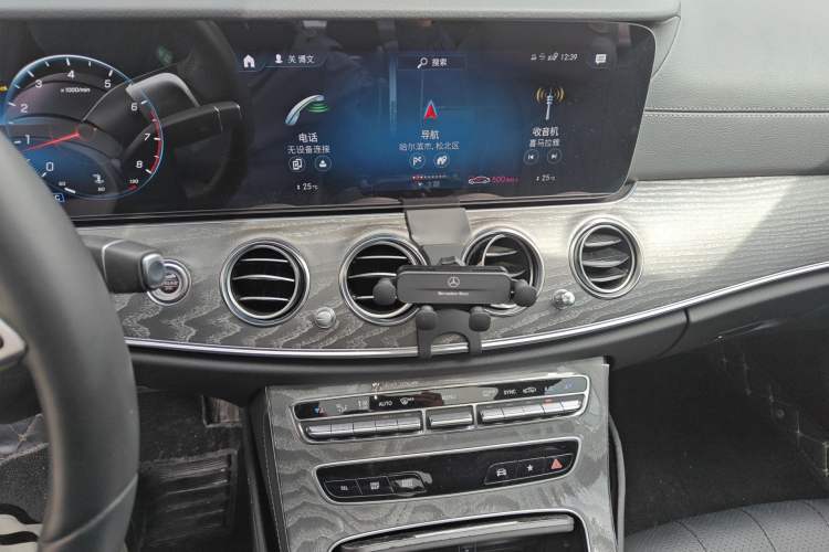 Used Mercedes-Benz E-Class 2022 E 260 L 4MATIC Audio And AC Panel