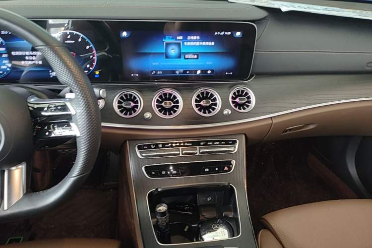 Used Mercedes-Benz E-Class 2022 Second Facelift E 300 L Sporty and Stylish Edition Audio And AC Panel