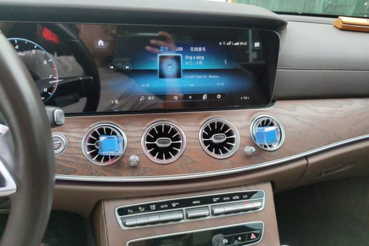 Used Mercedes-Benz E-Class 2022 Updated E 260 L Audio And AC Panel