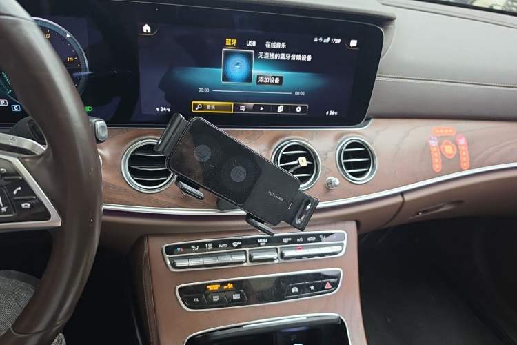 Used Mercedes-Benz E-Class 2022 Second Facelift E 300 L Prestige Edition Audio And AC Panel