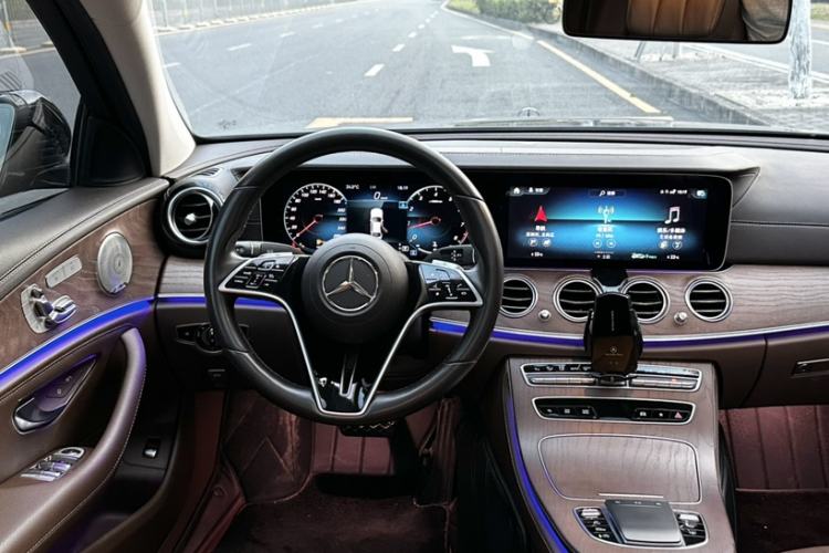 Used Mercedes-Benz E-Class 2022 Revised Version E 300 L Luxury Edition Audio And AC Panel