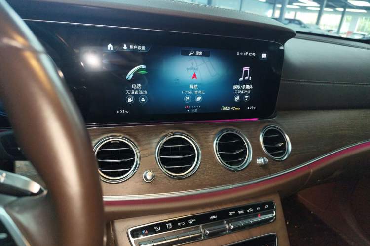 Used Mercedes-Benz E-Class 2022 Second Facelift E 300 L Luxury Edition Audio And AC Panel