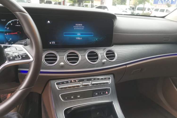Used Mercedes-Benz E-Class 2022 Second Facelift E 300 L Luxury Edition Audio And AC Panel