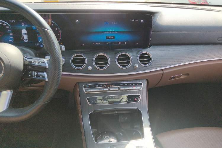 Used Mercedes-Benz E-Class 2022 E 260 L Sport Edition Audio And AC Panel