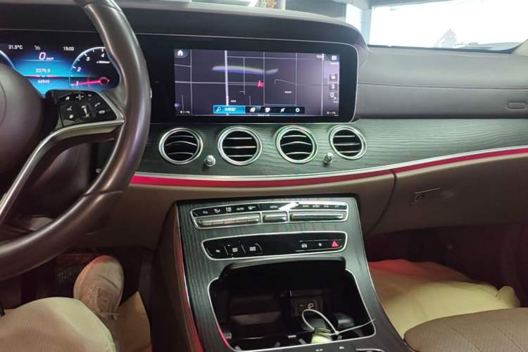 Used Mercedes-Benz E-Class 2022 Revised Version E 300 L Fashion Edition Audio And AC Panel
