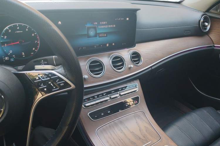 Used Mercedes-Benz E-Class 2022 Updated E 300 L Luxury Edition Audio And AC Panel