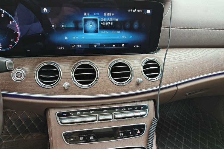 Used Mercedes-Benz E-Class 2022 Updated E 300 L Luxury Edition Audio And AC Panel