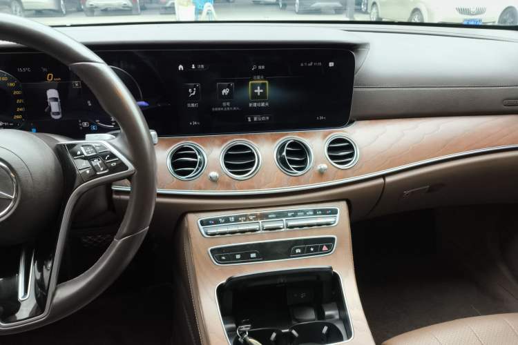 Used Mercedes-Benz E-Class 2022 Updated E 260 L Audio And AC Panel