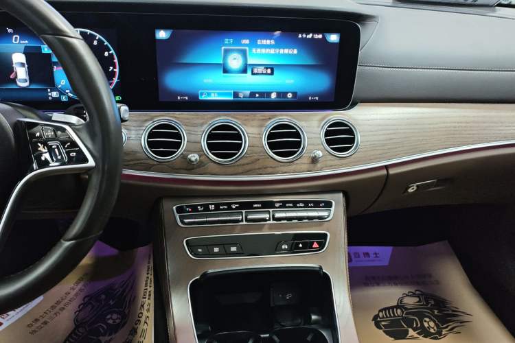 Used Mercedes-Benz E-Class 2022 Revised Version E 300 L Luxury Edition Audio And AC Panel
