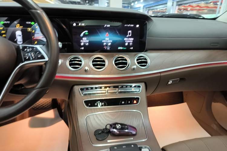 Used Mercedes-Benz E-Class 2022 Updated E 300 L Luxury Edition Audio And AC Panel