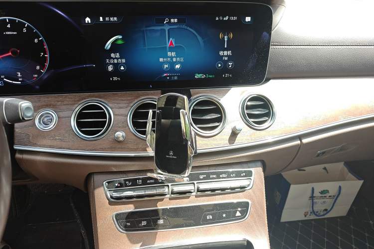 Used Mercedes-Benz E-Class 2022 Revised Version E 300 L Fashion Edition Audio And AC Panel