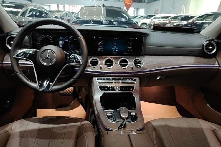Used Mercedes-Benz E-Class 2022 Revised Version E 300 L Fashion Edition Audio And AC Panel