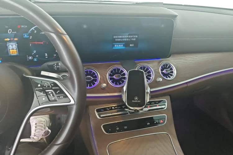 Used Mercedes-Benz E-Class 2022 Second Facelift E 300 L Luxury Edition Audio And AC Panel