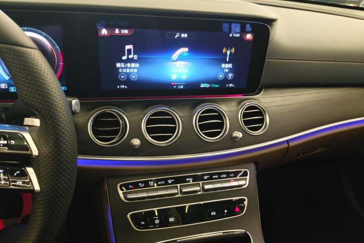 Used Mercedes-Benz E-Class 2022 Second Facelift E 260 L Sport Edition Audio And AC Panel
