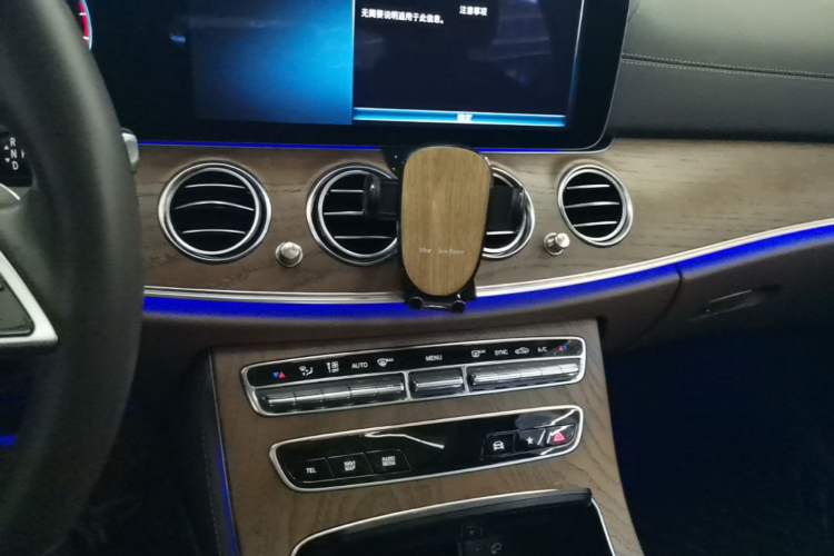 Used Mercedes-Benz E-Class 2022 Second Facelift E 300 L Luxury Edition Audio And AC Panel