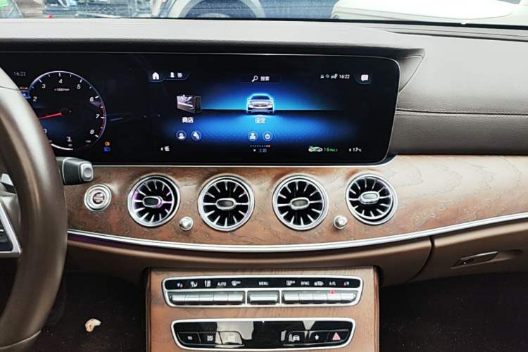 Used Mercedes-Benz E-Class 2022 Revised Version E 300 L Luxury Edition Audio And AC Panel