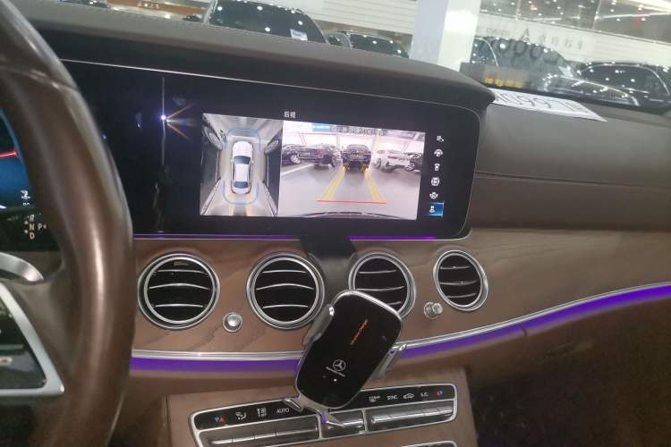 Used Mercedes-Benz E-Class 2022 Revised Version E 300 L Fashion Edition Audio And AC Panel