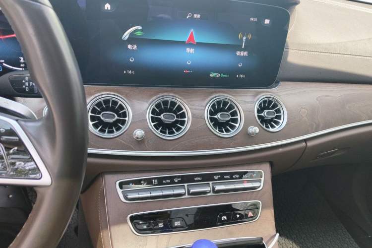 Used Mercedes-Benz E-Class 2022 Revised Version E 300 L Luxury Edition Audio And AC Panel