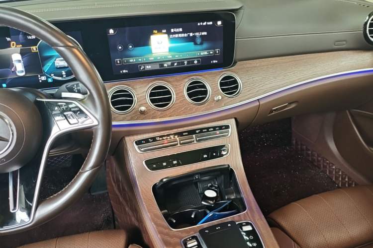 Used Mercedes-Benz E-Class 2022 Second Facelift E 300 L Luxury Edition Audio And AC Panel