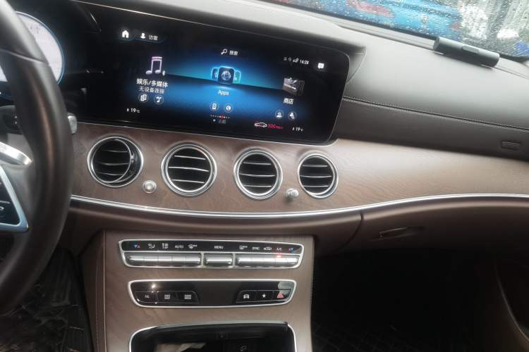 Used Mercedes-Benz E-Class 2022 E 300 L Stylish Model Audio And AC Panel