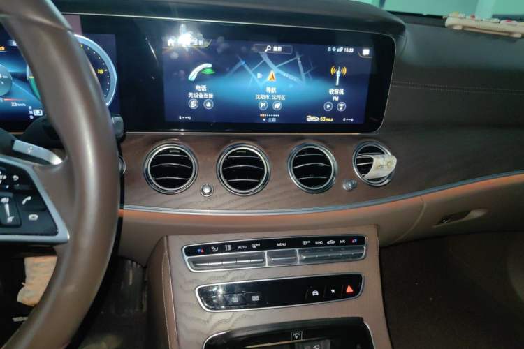 Used Mercedes-Benz E-Class 2022 Revised Version E 300 L Luxury Edition Audio And AC Panel