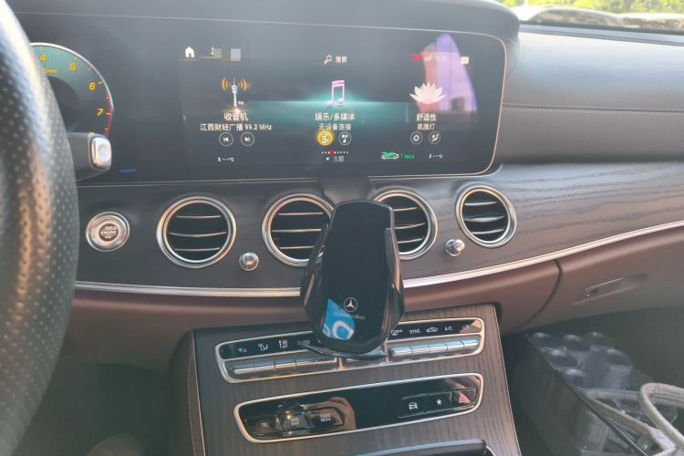 Used Mercedes-Benz E-Class 2022 Revised Version E 300 L Sport Luxury Edition Audio And AC Panel