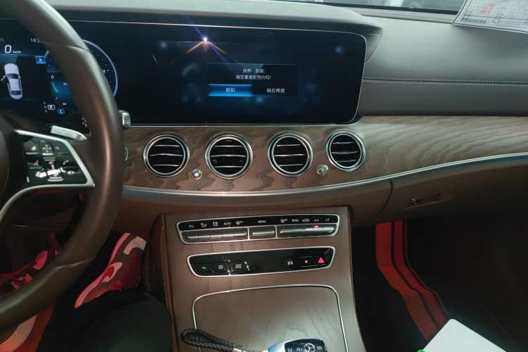 Used Mercedes-Benz E-Class 2022 Revised Version E 300 L Luxury Edition Audio And AC Panel