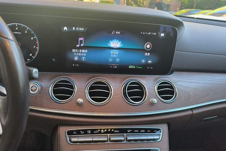 Used Mercedes-Benz E-Class 2022 E 260 L Audio And AC Panel