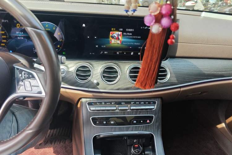 Used Mercedes-Benz E-Class 2022 Second Facelift E 300 L Luxury Edition Audio And AC Panel