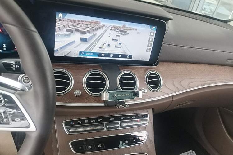 Used Mercedes-Benz E-Class 2022 Updated E 260 L Audio And AC Panel