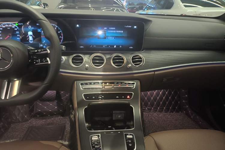 Used Mercedes-Benz E-Class 2022 Revised Version E 300 L Sport Luxury Edition Audio And AC Panel
