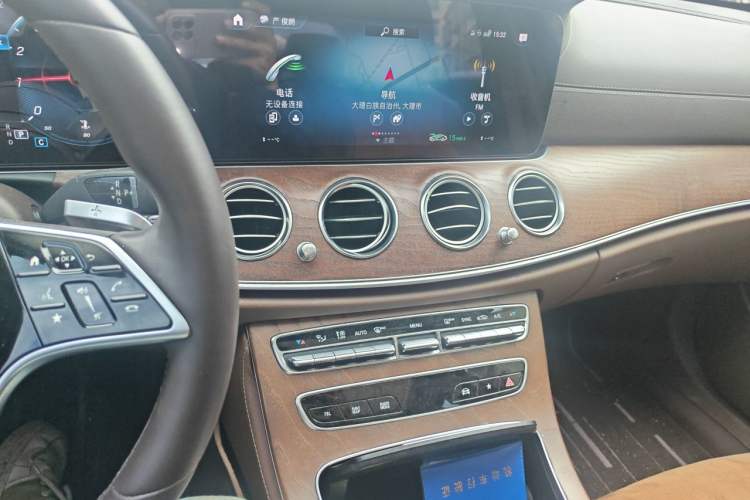 Used Mercedes-Benz E-Class 2022 Second Facelift E 300 L Fashion Edition Audio And AC Panel