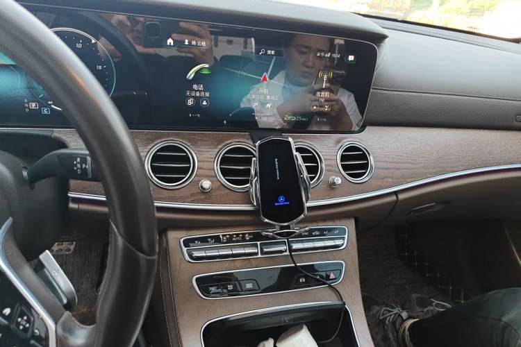 Used Mercedes-Benz E-Class 2022 Second Facelift E 300 L Luxury Edition Audio And AC Panel