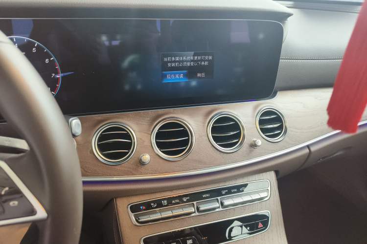 Used Mercedes-Benz E-Class 2022 E 300 L Luxury Model Audio And AC Panel