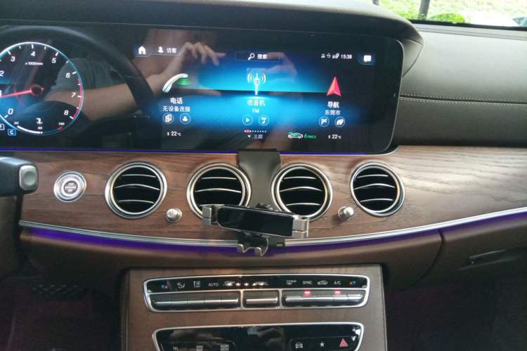 Used Mercedes-Benz E-Class 2022 Revised Version E 300 L Fashion Edition Audio And AC Panel